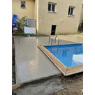 Plage de piscine bois